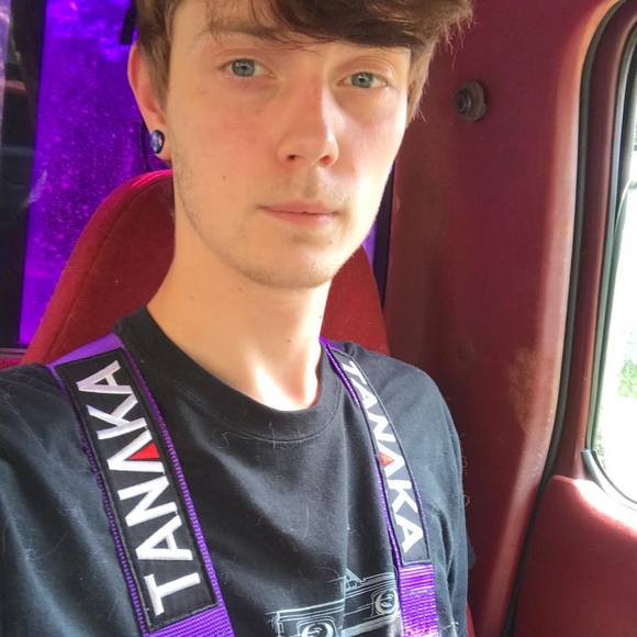 Meet your Posher, Justin - Picture 1 of 1